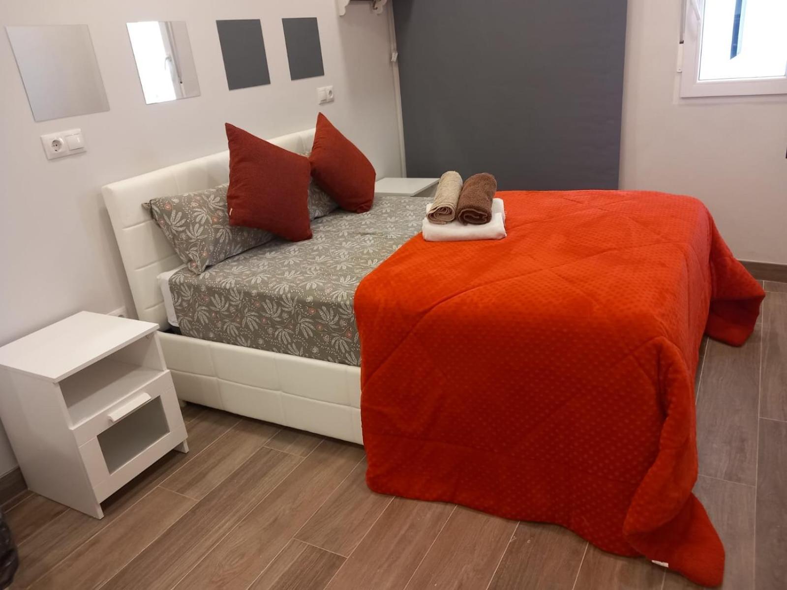 Plaza Pedro Zerolo Apartment Мадрид Екстериор снимка